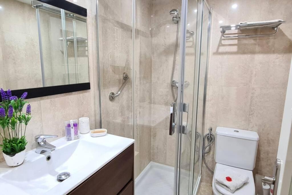 Ferienwohnung Luxury Penthouse With Ocean Views &Private Jacuzzi Estepona Exterior foto